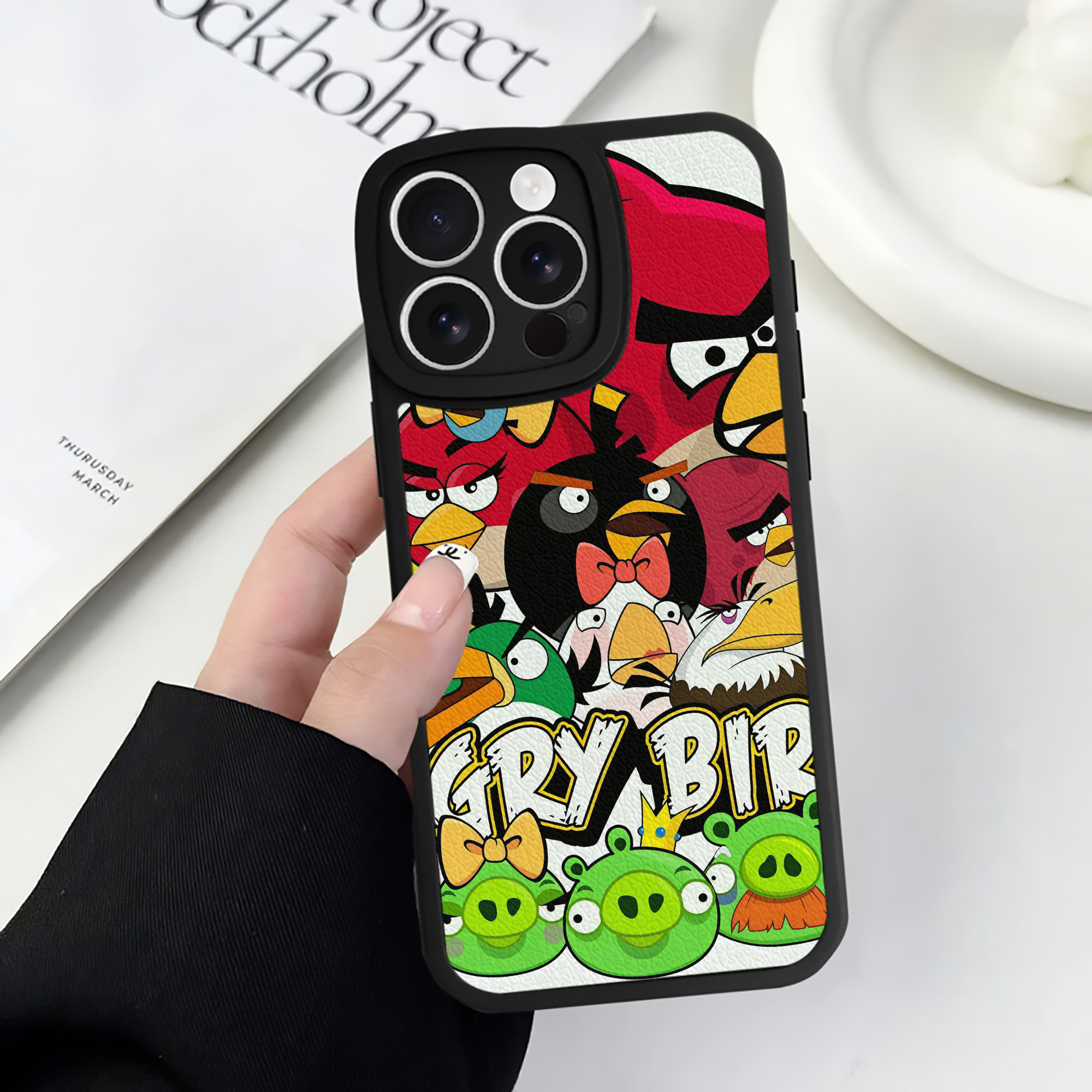 （画像用） Angry Birds アングリーバード 【iPhone 16シリーズ対応】シリコンスマホケース（レザー調） 材質：シリコン